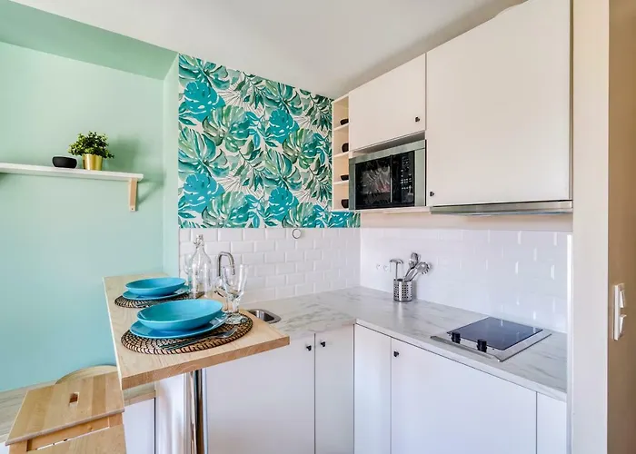 Honore - Carnot * Lyon